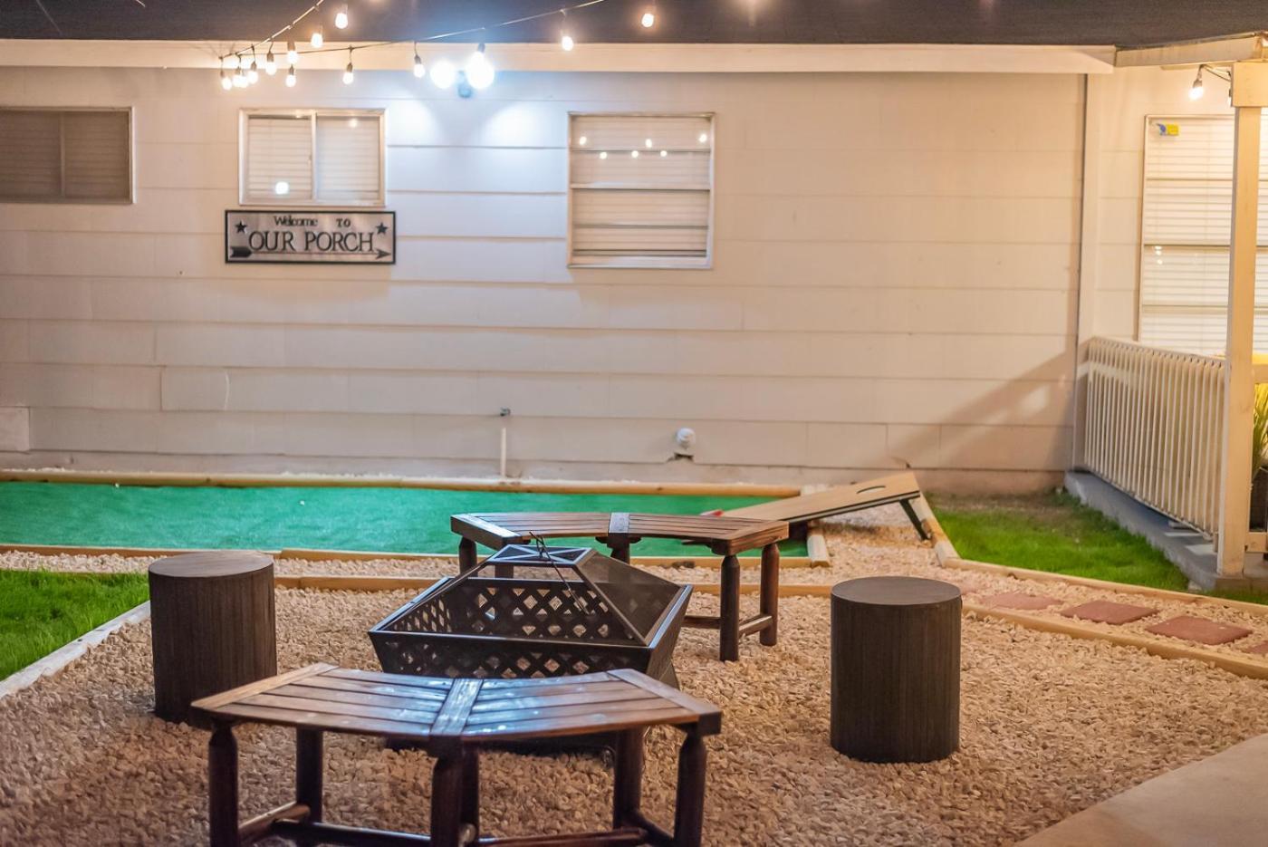 Game Room, Pool & Fire Pit At The Medical Center Сан Антонио Екстериор снимка