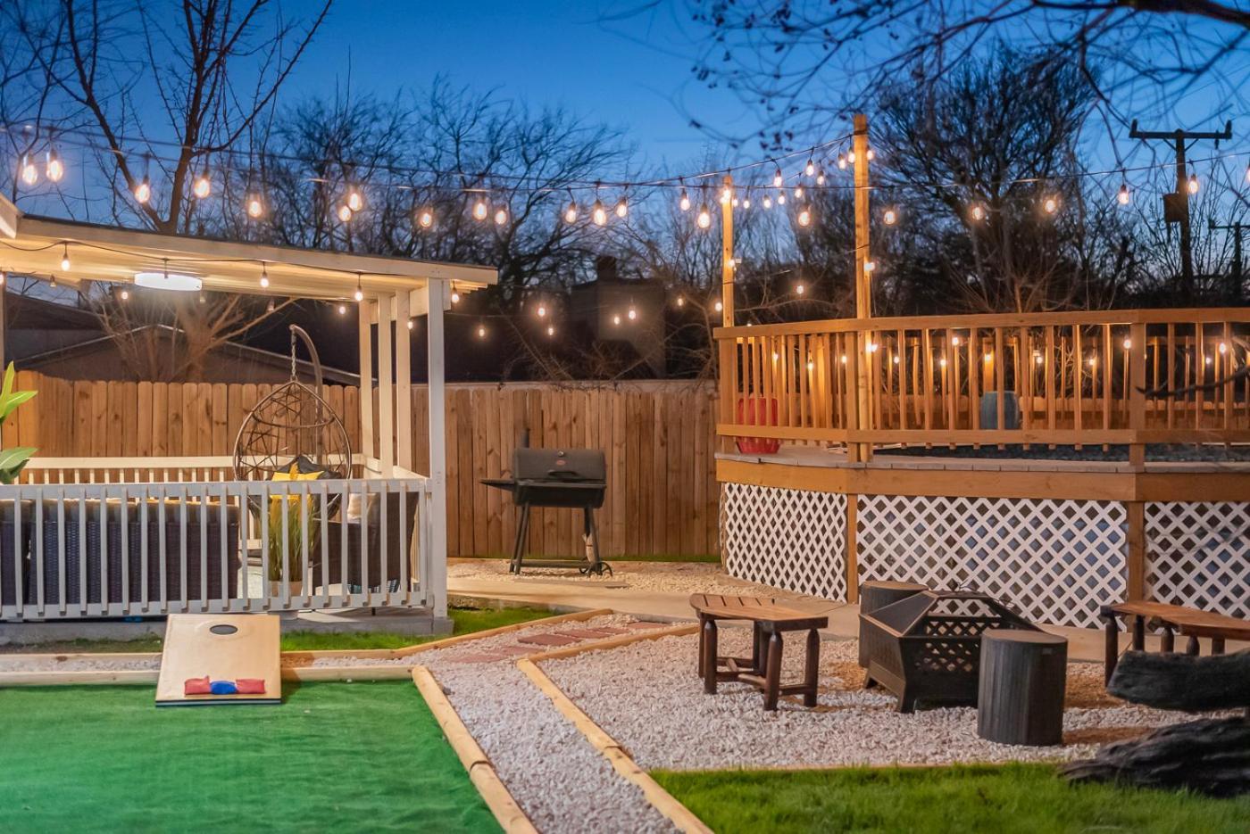 Game Room, Pool & Fire Pit At The Medical Center Сан Антонио Екстериор снимка