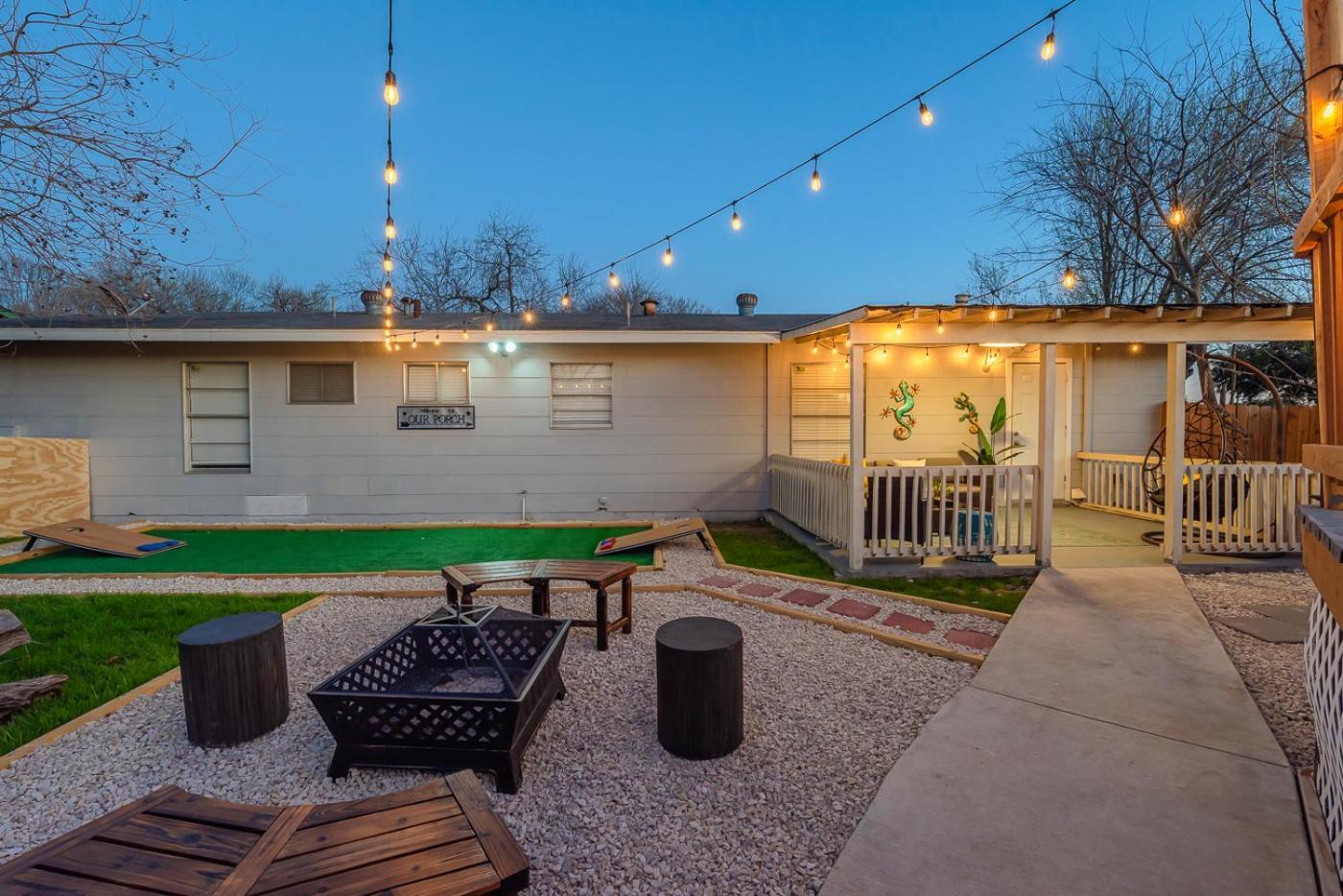 Game Room, Pool & Fire Pit At The Medical Center Сан Антонио Екстериор снимка