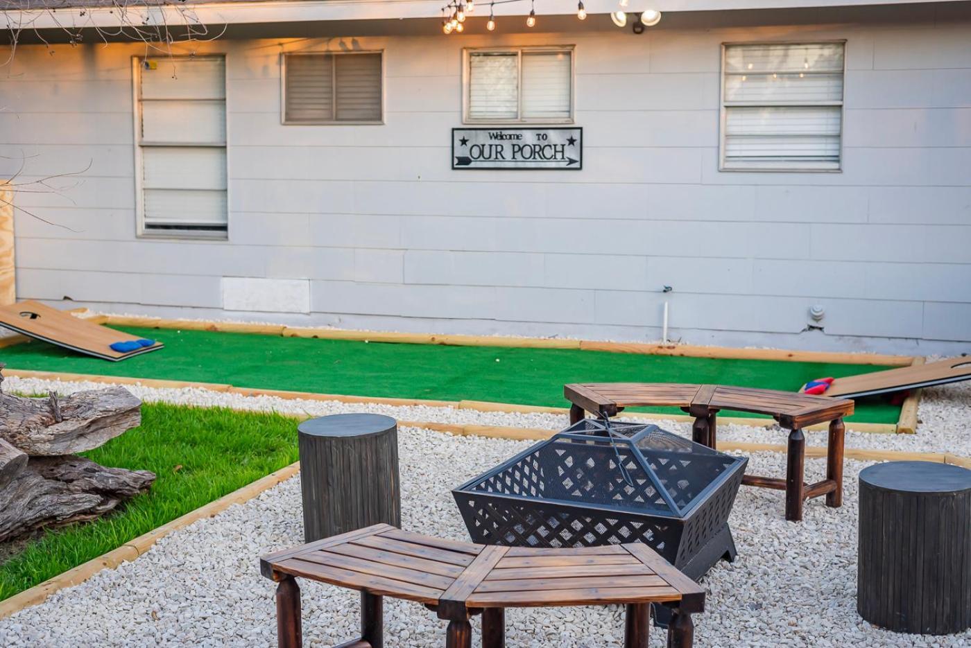 Game Room, Pool & Fire Pit At The Medical Center Сан Антонио Екстериор снимка