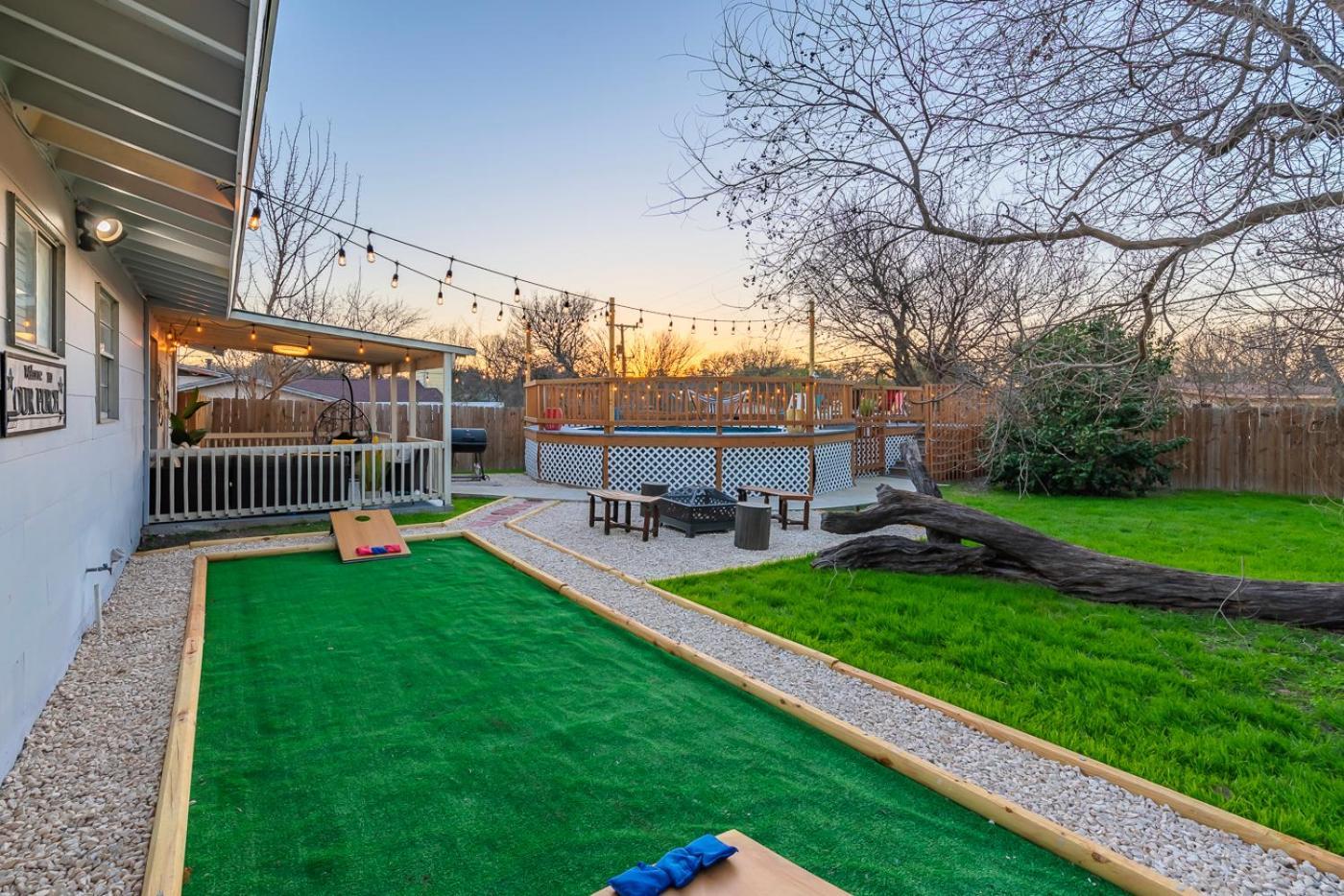 Game Room, Pool & Fire Pit At The Medical Center Сан Антонио Екстериор снимка