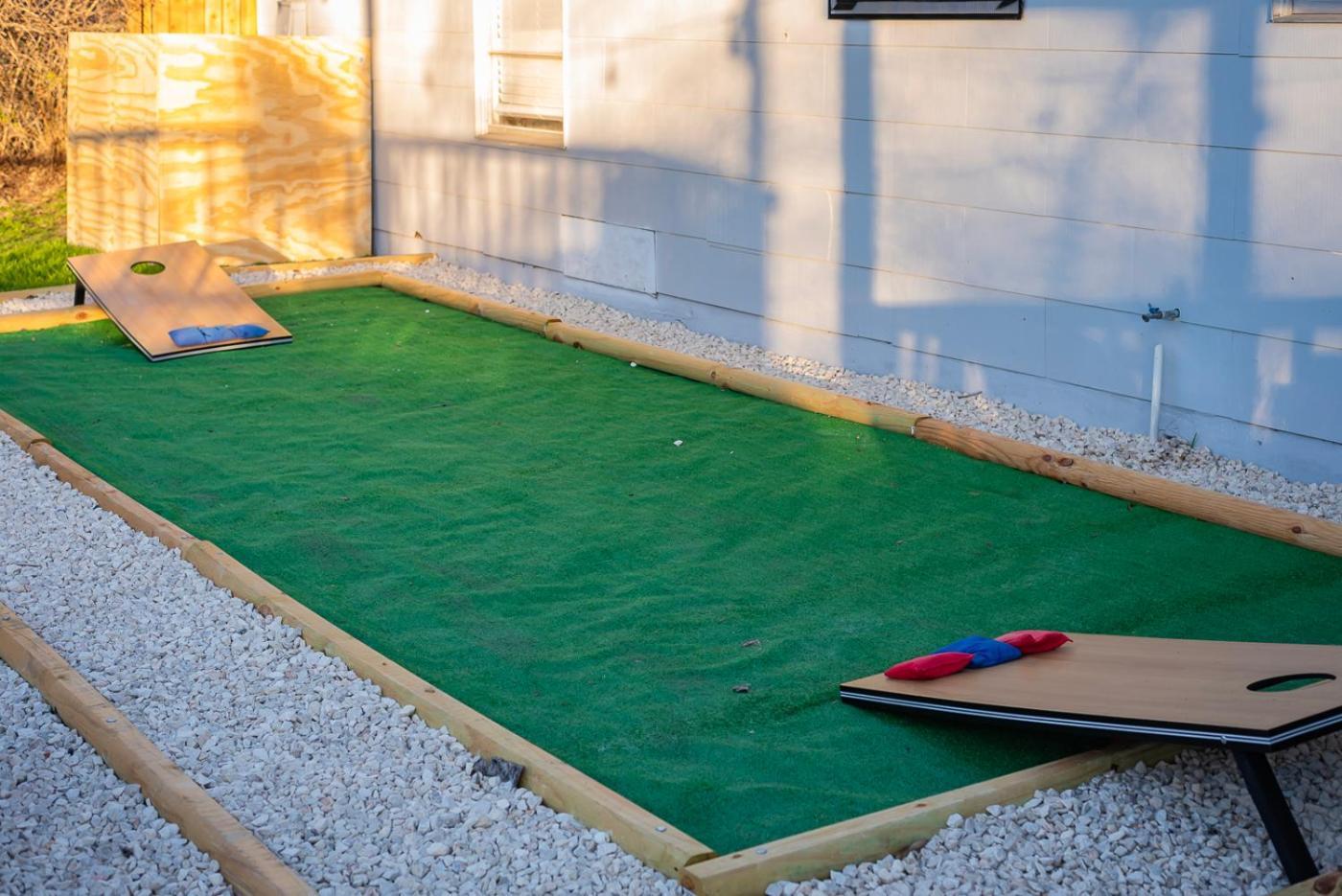 Game Room, Pool & Fire Pit At The Medical Center Сан Антонио Екстериор снимка