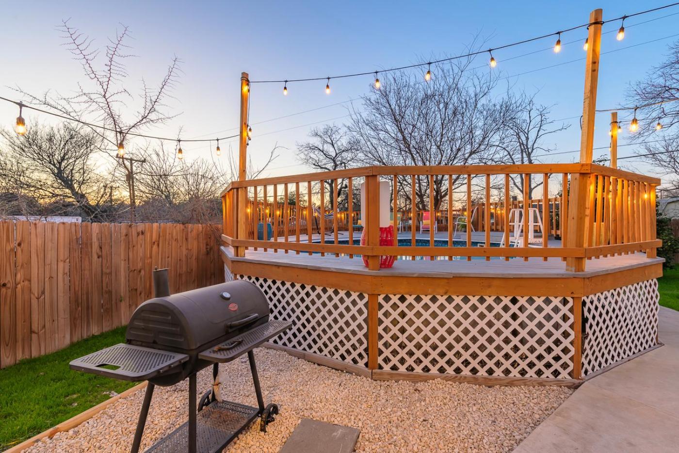 Game Room, Pool & Fire Pit At The Medical Center Сан Антонио Екстериор снимка