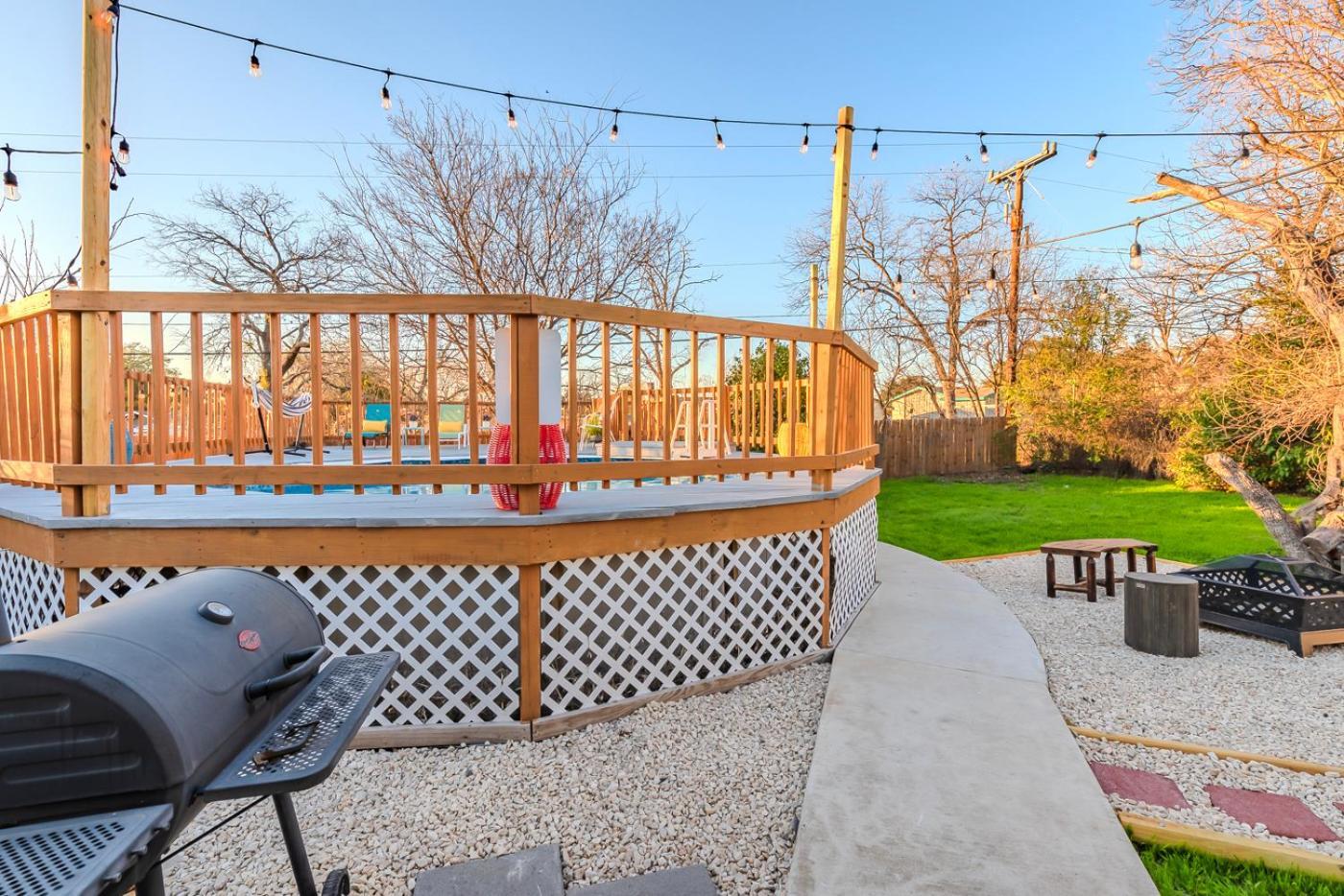 Game Room, Pool & Fire Pit At The Medical Center Сан Антонио Екстериор снимка
